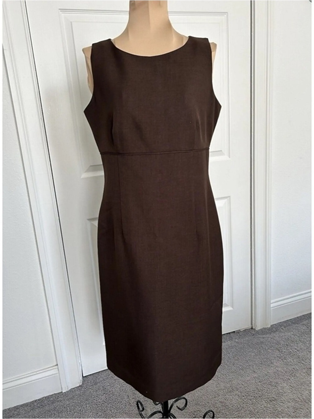 Jones Studio Classic Sleeveless Brown Sheath Dress